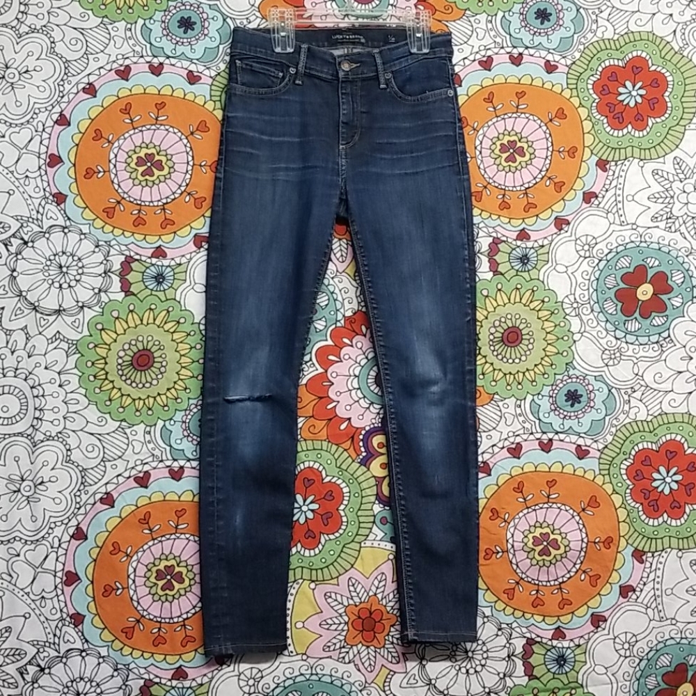 Lucky Brand Womens Ankle Jeans Size 27.5 x 26.5(actual) Distressed.